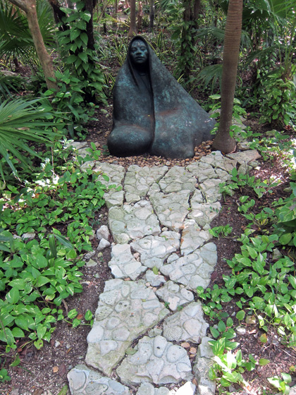 Statue Woods